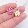 Roze emaille bloemenhangers met gouden afwerking voor DIY-sieraden maken - Kleine Madeliefje