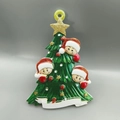 Addobbo albero di Natale verde glitterato con tre figure e una stella dorata - Stile Trio di Membri della Famiglia (4743228144084)