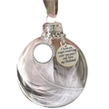 Bola de Navidad conmemorativa con plumas blancas y colgante grabado para el esposo - Estilo Esposo / Bola 6cm