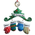 Personalisierter Weihnachtsbaumschmuck aus Harz mit vier bunten Handschuhen und Kordel - 4 Handschuhe Stil (A469)