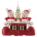 Decorazione natalizia personalizzata con tre figure con cappelli e stivali rossi - Stile 3 Membri (A492)