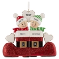Ornamento natalizio personalizzato in resina a forma di stivale con glitter rossi - Stile 2 Membri (A492)