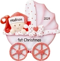 Ornamento natalizio a passeggino rosa in resina per decorazione albero Primo Natale 2024 - Rosso