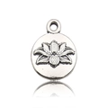 Gedetailleerd zicht op de zilveren lotus hanger met reliëfstructuur voor DIY sieraden - Antiek Zilveren Lotus (10429)
