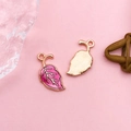 DIY Blattanhänger aus Goldlegierung mit magentafarbenem Emaille für handgefertigten Schmuck - Lila