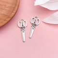 Vintage Schere Anhänger in Antik-Silber für DIY Schmuckherstellung und Accessoires - Klassische Kranich-Design-Schere (8706)