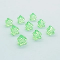 Makroaufnahme von neun lichtdurchlässigen grünen Meeple-Spielfiguren aus Harz für Brettspiele - 16*16*10mm Meeple-Spielfigur / Transparentes Fruchtgrün