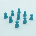 Detailansicht von zehn cyanfarbenen Acryl-Spielfiguren mit glatt polierter Oberfläche - 24*16*12mm Schneemann-Stück / Massiv Smaragdgrün