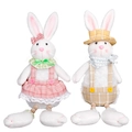 Coppia di coniglietti pasquali di peluche con abiti a quadri per decorazione primaverile - Stile Uomo
