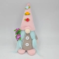 Gnomo rosa per la Festa della Mamma con cappello di rose e trecce blu decorativo - Stile Donna