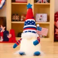 Gnomo patriótico luminoso con bandera de EE.UU. y luz LED para el Día de la Independencia - Gorro De Punto Con Bandera Estilo Luminoso