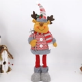 Muñeco de reno navideño de pie con suéter nórdico y bastones de esquí para decoración - Reno