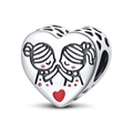 Macro-detail van hartbedel met twee hand-in-hand meisjes en een rood geëmailleerd hart - Zussen Stijl (PAC793)