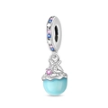Détail macro du charm marin en argent avec pierre bleue et motifs d'étoiles ajourés - Bouteille d'Étoile de Mer Lumineuse
