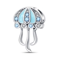 Dettaglio macro dello charm medusa in argento con smalto blu e pietre di zircone scintillanti - Perla Medusa Pavé Celeste (PAC1178)