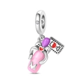 Détail du charm flacon de parfum en émail rose avec lettre M argentée et petit cœur rouge - Pendentif Bouteille Tipsy (PAC1931)