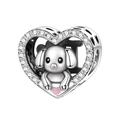 Vista macro di ciondolo a cuore in argento con cristalli pavé e dettaglio cane 3D - Perlina I Love Pets (OTC1586)