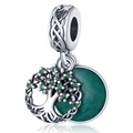Détail du pendentif arbre de vie avec pierres vertes et bélière en argent gravée - Pendentif Arbre à Souhaits (W-PAC024)