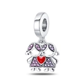 Primer plano de dije de hermanas en plata con corazón esmaltado rojo y circonitas - Colgante de Hermanas Cariño (PAC791)