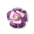 Detail einer Blumenperle mit lila Emaille und Zirkonia für DIY-Schmuckzubehör - PAC848-Romantische Blumenperle
