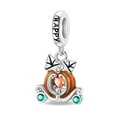 Detalle de dije de calabaza con esmalte naranja y texto HAPPY grabado en el enganche - Colgante de Carruaje de Calabaza Feliz (PAC1372)
