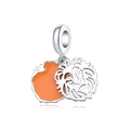 Détail du charm lion en argent avec couche d'émail orange et design en métal évidé - Style Lion (OTC1068)