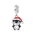 Detalle de abalorio de pingüino plateado con gorro navideño y gema de estrella rosa - Colgante de Pingüino Con Gorro De Navidad (OTC1041)