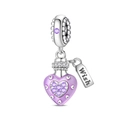 Détail d'un pendentif cœur en émail violet avec étiquette Wish et zircons pour bracelet - Pendentif Bouteille Souhait Cœur Émail Violet (PAC1746)