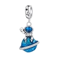 Silberner Astronauten-Charm mit blauem Emaille-Planeten und Zirkonia für Armbänder - Blauer Astronaut Anhänger (OTC1320)