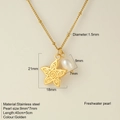 Collana in acciaio dorato con ciondolo a stella marina e perla d'acqua dolce - Stile Stella Marina (1274)