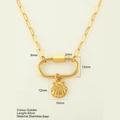 Goldene Edelstahl Gliederkette mit Muschelanhänger und ovalem Karabinerverschluss - Kleine Muschel / Gold