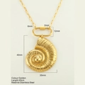 Goldene Halskette aus Edelstahl mit nautischem Muschelanhänger und Spiralstruktur - Schnecke (1919-G) / Gold