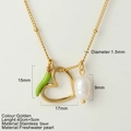 Goldene Edelstahlkette mit grünem Chili, hohlem Herz und Perlenanhängern - Chili Herz Stil 1727