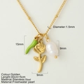 Goldene Edelstahlkette mit grünem Chili, Rose und Süßwasserperlen Anhängern für Damen - Chili Rosenblüte Stil