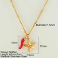 Collana dorata in acciaio inossidabile con ciondoli peperoncino rosso e stella marina - Stella Marina (25203G)