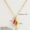 Collana in acciaio inossidabile dorato con ciondolo a conchiglia e corno rosso - Conchiglia (25205G)