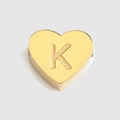 Goldener herzförmiger Anhänger mit Buchstabe K für DIY-Schmuckherstellung - Buchstabe K Stil