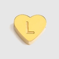 Goldfarbene herzförmige Perle mit eingraviertem Buchstaben L für DIY-Schmuckzubehör - Buchstabe L Stil