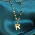 Gouden roestvrijstalen ketting met letter R hanger en radiale textuur details - Goud-R