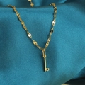 Gouden ketting met een minimalistische hartvormige sleutelhanger en gepolijste glans - Goud-I