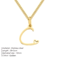Collana in acciaio inossidabile dorato con ciondolo lettera C e piccolo dettaglio cuore - Lettera C - Oro