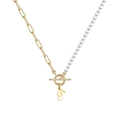 Elegante ketting met gouden paperclipketting, parels en hartvormige knevelsluiting - Letter - E