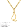 Collana in acciaio inossidabile dorato con ciondolo lettera Q e dettaglio a piccolo cuore - Lettera Q - Oro