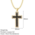 Collana a croce dorata con zircone nero e bordo in CZ bianco su catena a serpente - Stile Croce Catena a Serpente in Zircone Quadrato Nero (NK188GAC220145G1)