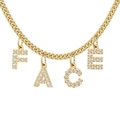Goldene Titanstahl-Halskette mit FACE-Buchstabenanhängern und funkelndem Zirkon-Pavé - Buchstaben Anhänger Halskette