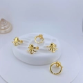 Set di cinque anelli a forma di polpo dorati regolabili con conchiglie marine - Stile Polpo (#2) / Oro