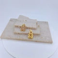 Détail du pendentif ours doré avec zircon rose et design arrière creux en nid d'abeille - Pendentif Seul (Sans Chaîne) / Ours Rose