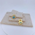 Détails macro d'un pendentif ours avec zircons et cœur bleu sur métal doré - Pendentif Seul (Sans Chaîne) / Ours Cœur Bleu Zirconia Blanc