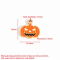 Detaillierte Abmessungen des Halloween-Kürbis-Anhängers mit genauen Maßangaben - Kürbis Smiley Stil