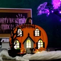 Casetta zucca di Halloween in legno con luci LED, gatto nero e calda decorazione festiva - Stile Casa di Zucca (YG-190289)